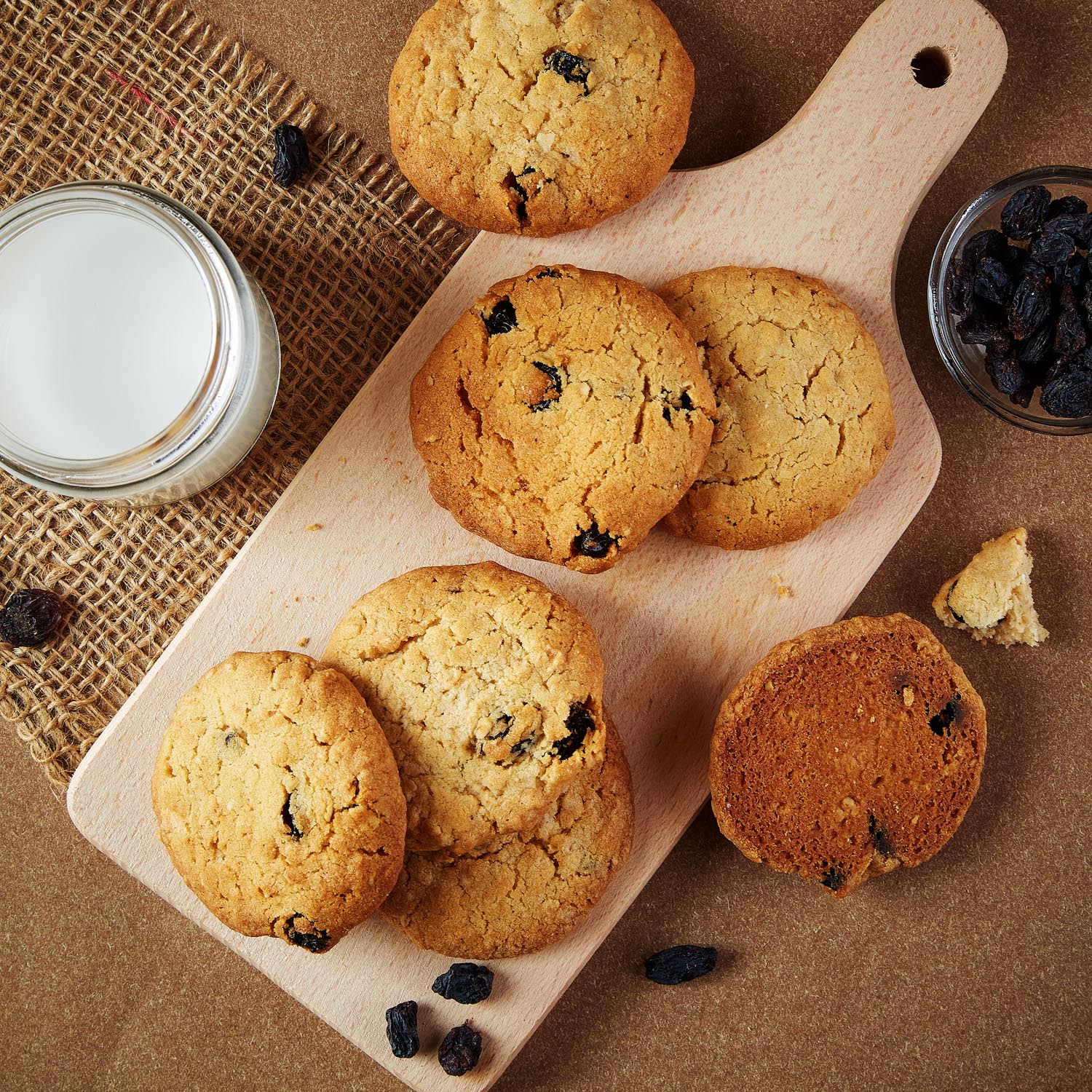 cookies-raisin-desserts-food-studio-photography