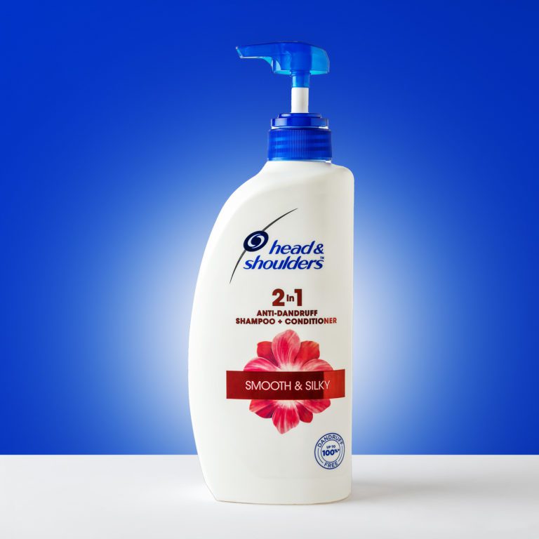 head-and-shoulders-2in1-smooth-and-silky-shampoo+conditioner-lifestyle-advertising-product-studio-photography-17