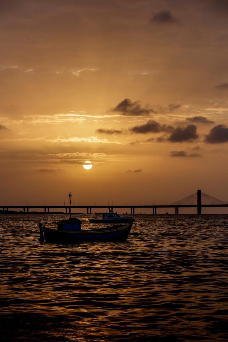 sunset-golden-hour-bandra-worli-sea-link-mumbai-lifestyle-photography